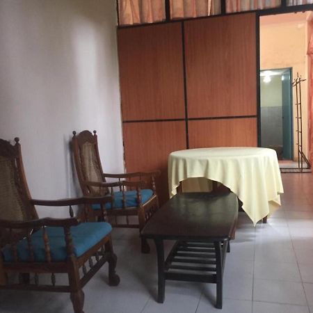Hotel Shalini Anuradhapura Bagian luar foto