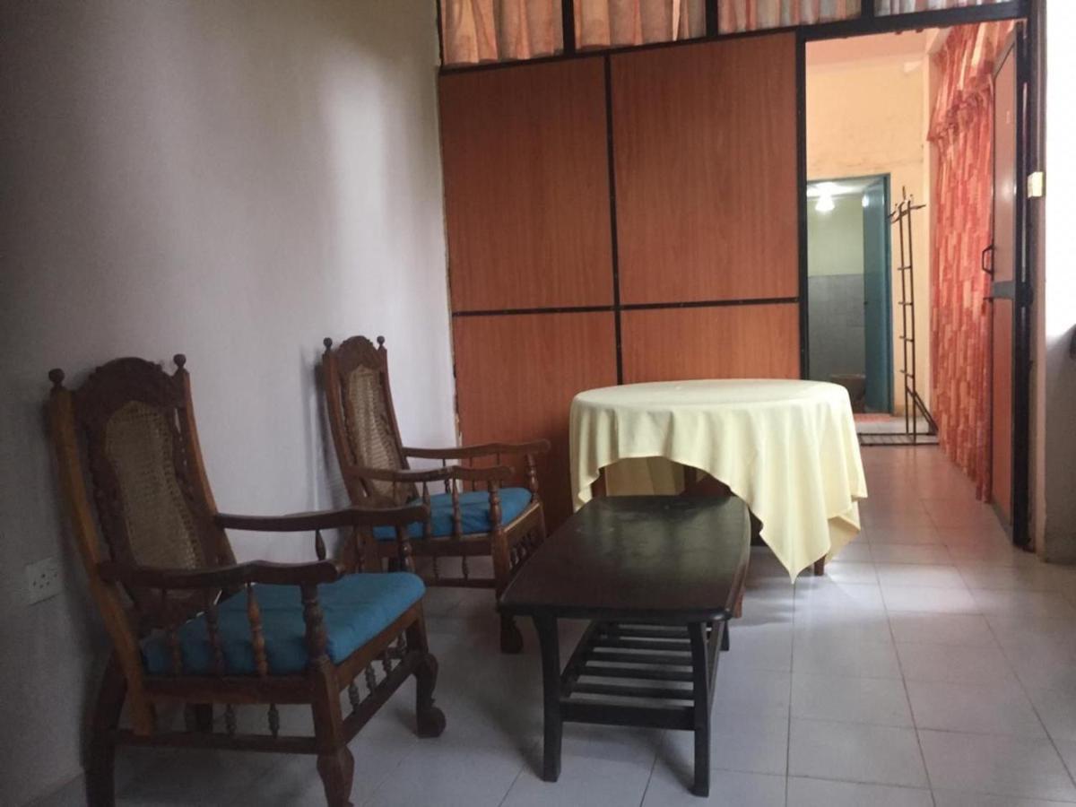 Hotel Shalini Anuradhapura Bagian luar foto