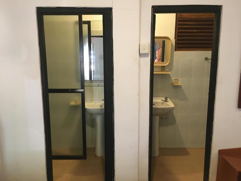 Hotel Shalini Anuradhapura Ruang foto